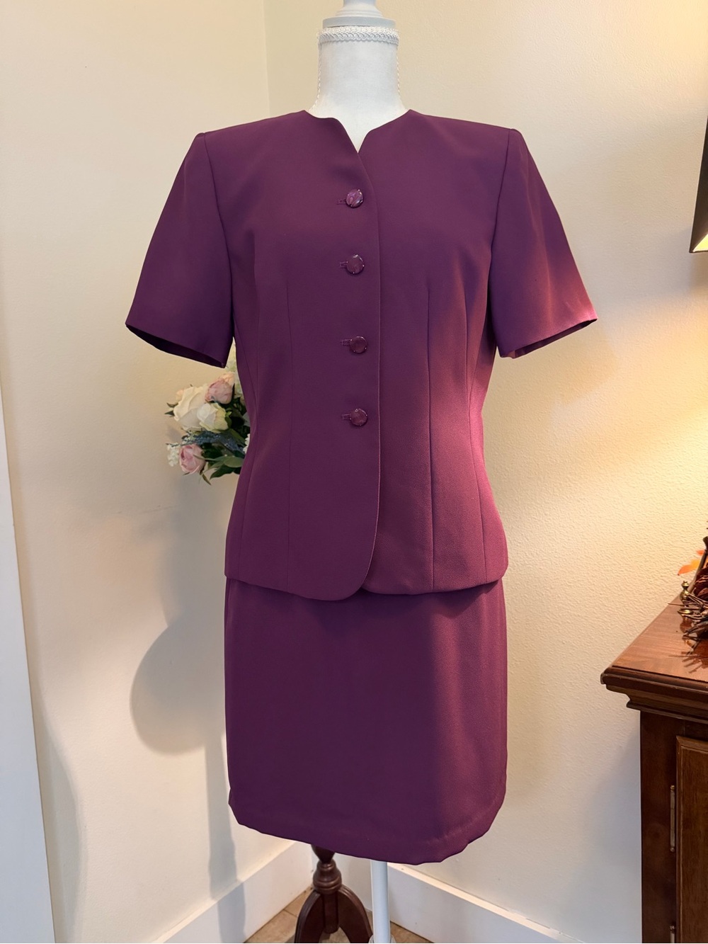 Le Suit Women's Plum Short-Sleeve Skirt Suit Set Vintage Tapered Classy Purple